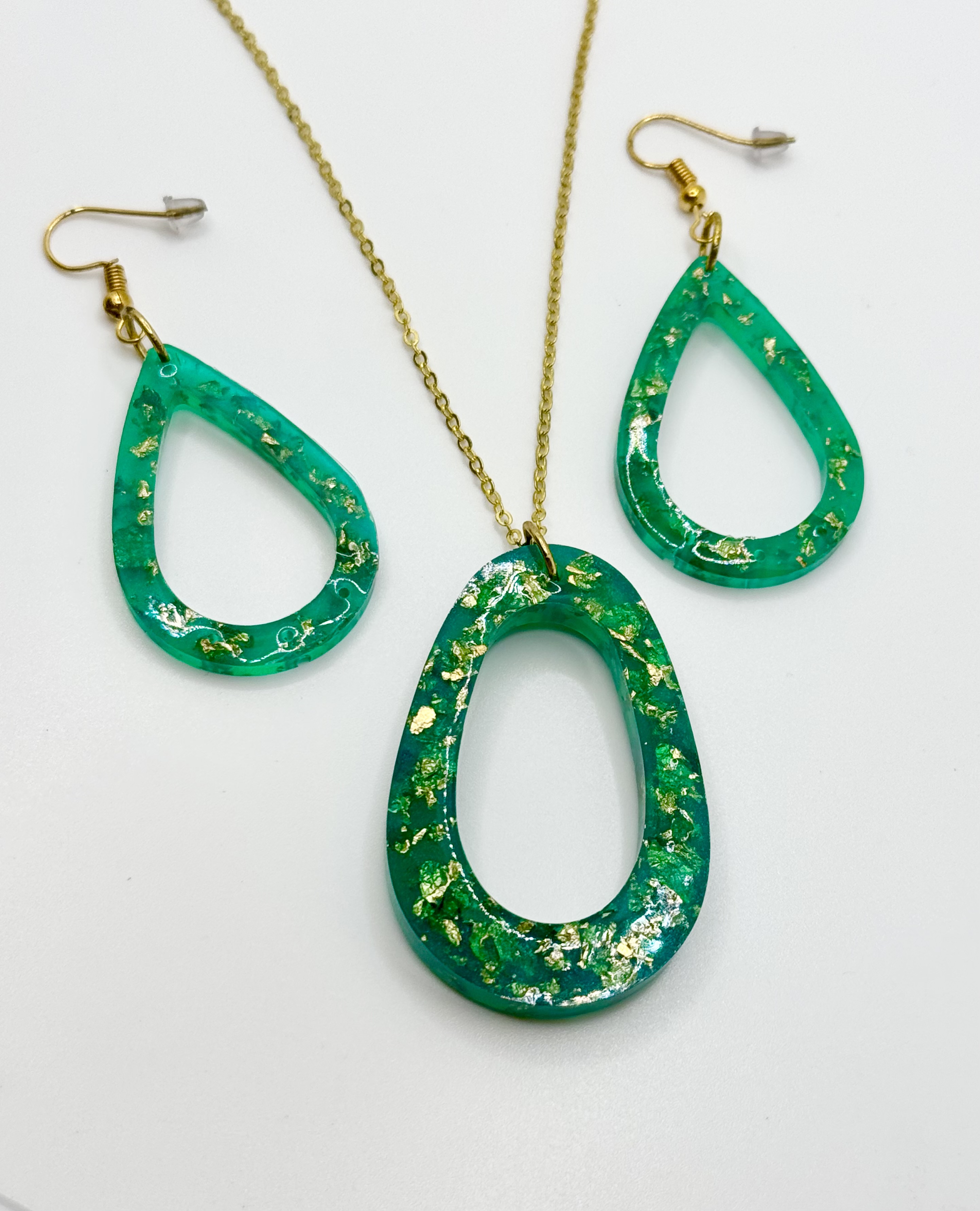 Resin Necklace & Earrings Set - Green Oval