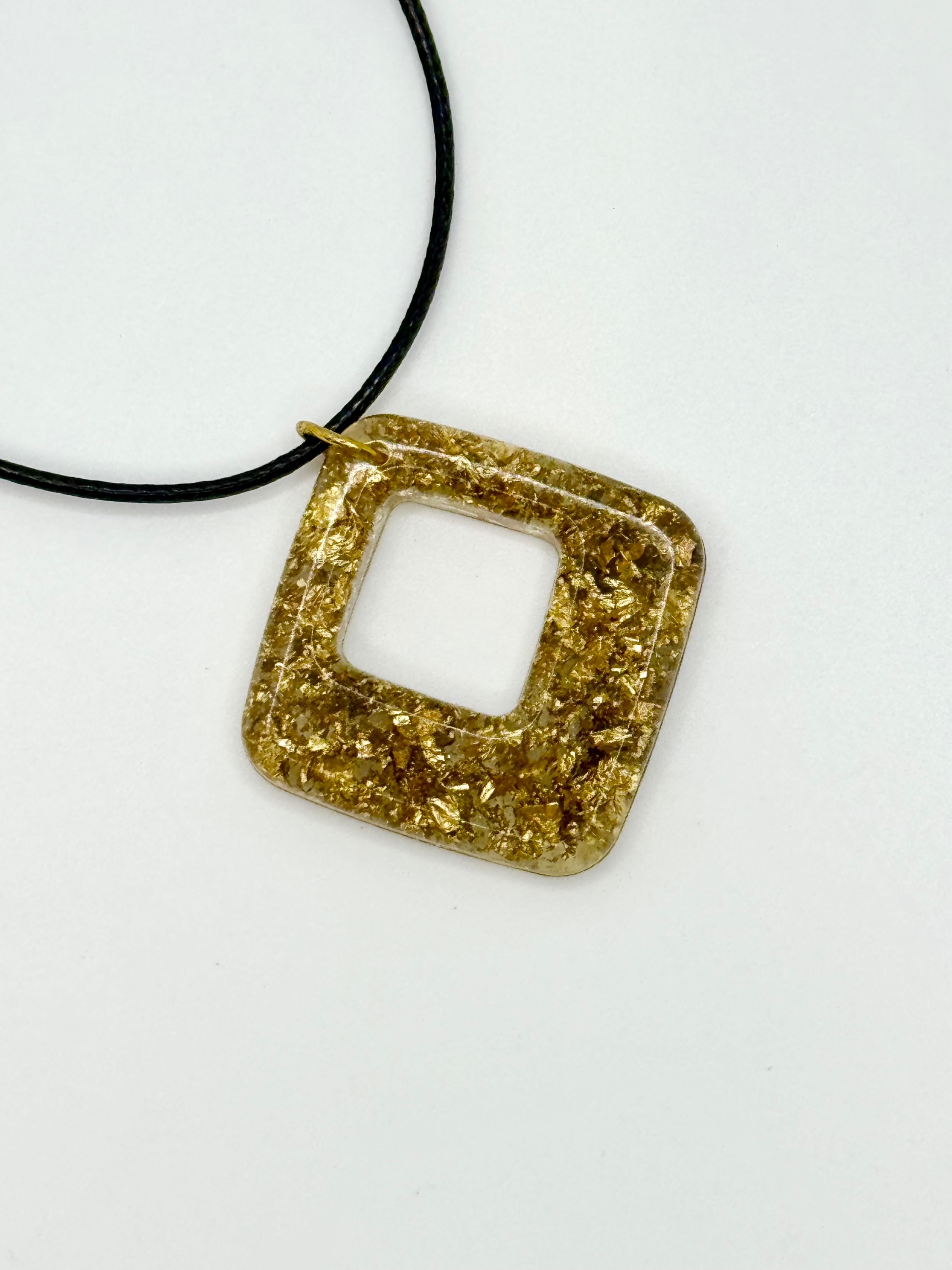 Resin Necklace Gold Flakes